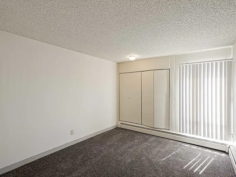 Pine Creek Apartments — Photo 12