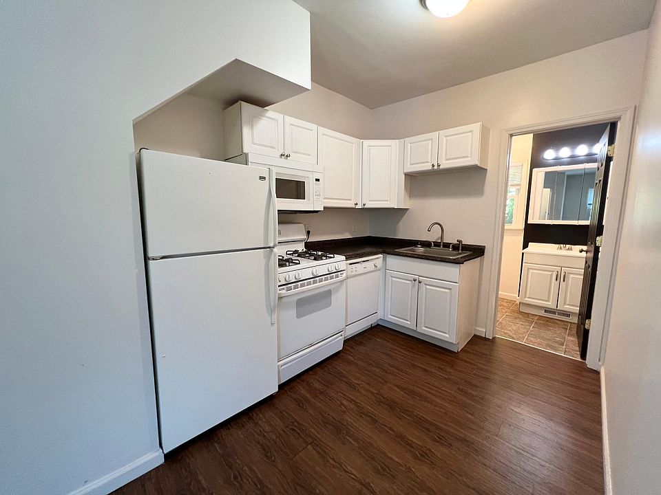 1st image of 446 Parkdale Ave #1