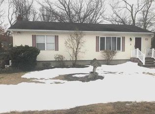 14 Henry St, Centereach, NY 11720