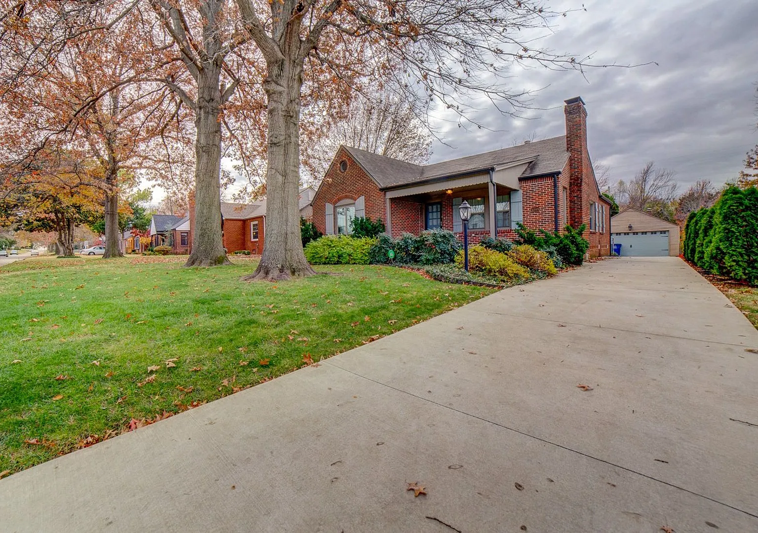 3 Bed | 1 Bath in Midtown! — Photo 3