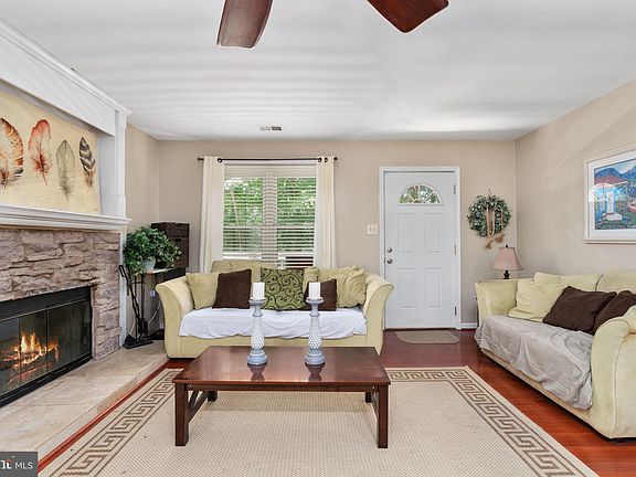 4th image of 562 Lake Anna Dr