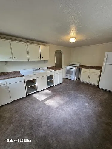 604 1/2 E Superior St Photo 1
