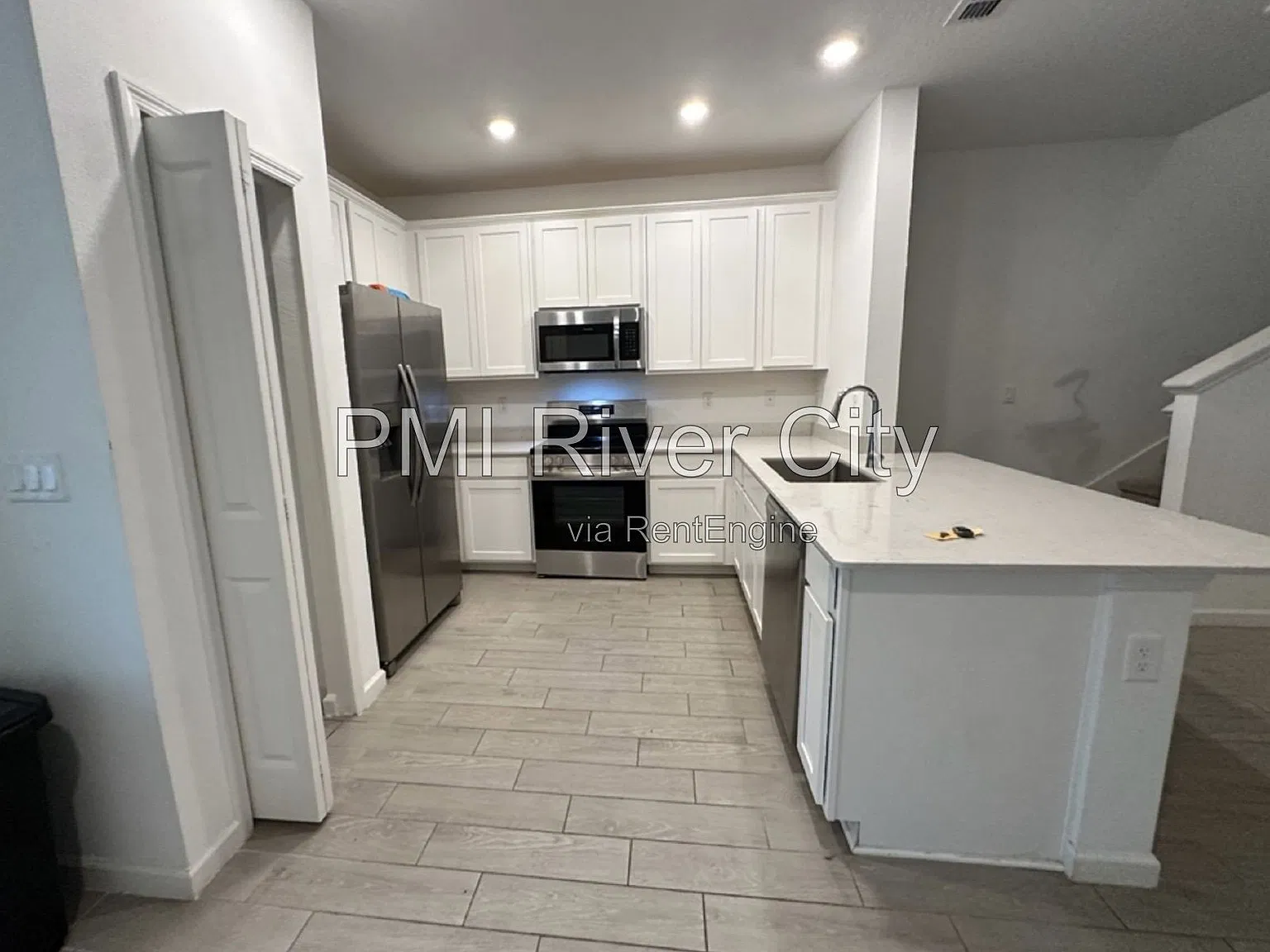3 bed, 2.5 bath, 1740 sqft, $1,750 — Photo 2