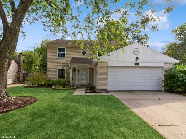 817 W Appletree Ln, Bartlett, IL 60103