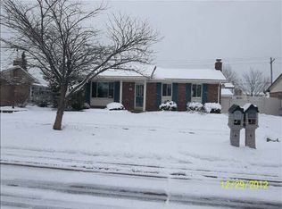 27471 Roney Ave, Brownstown, MI 48183