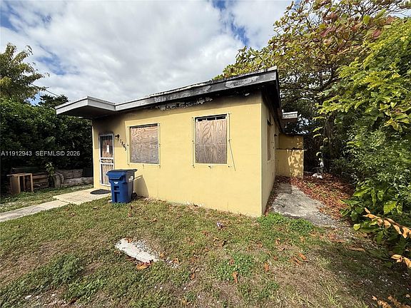 3rd image of 1865 NW 70th St