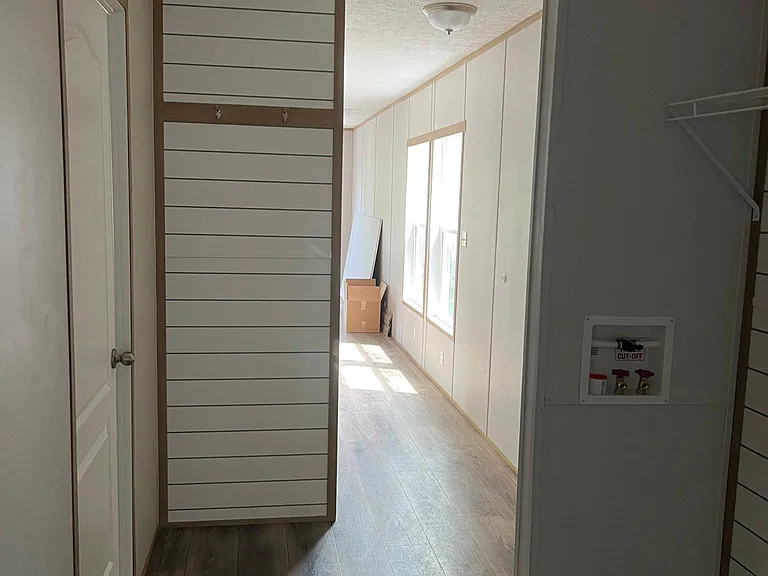 716 E Burnett Ave — Photo 31
