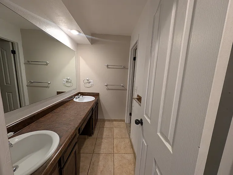 1175 E Dry Creek Pl — Photo 12