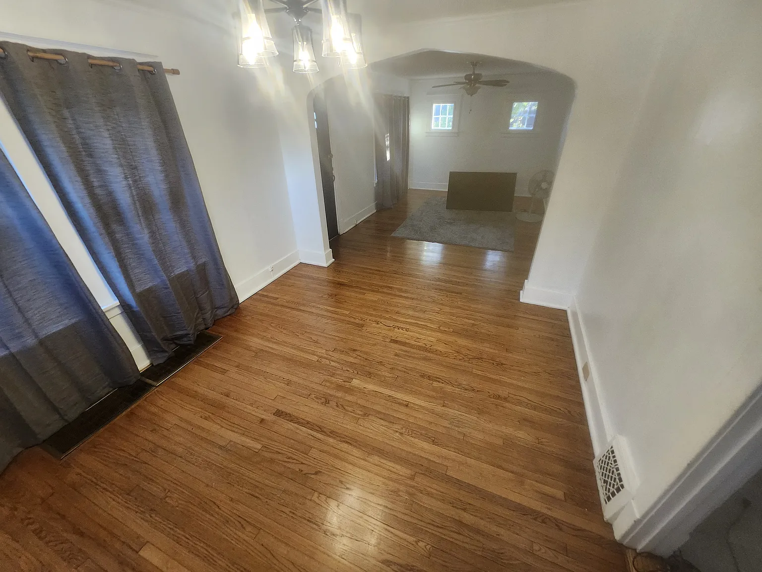 3 bed, 1384 sqft, $2,000 — Photo 2