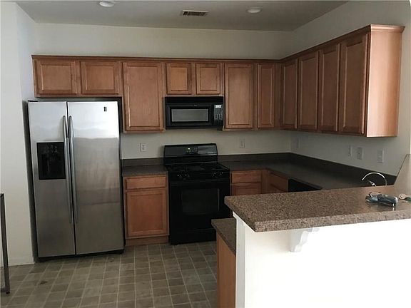 3rd image of 1931 Granville Dr