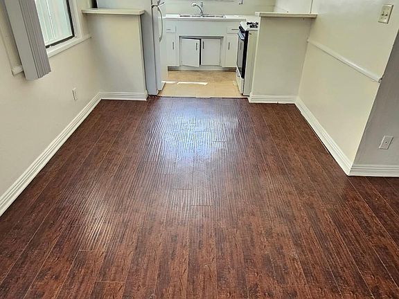 5th image of 3613 Westwood Blvd #B2