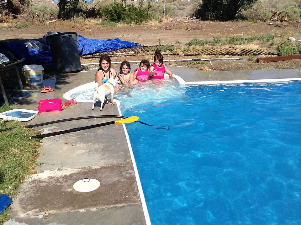 25,00 gallon in ground pool 