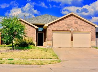 2844 Candace Dr, Grand Prairie, TX 75051
