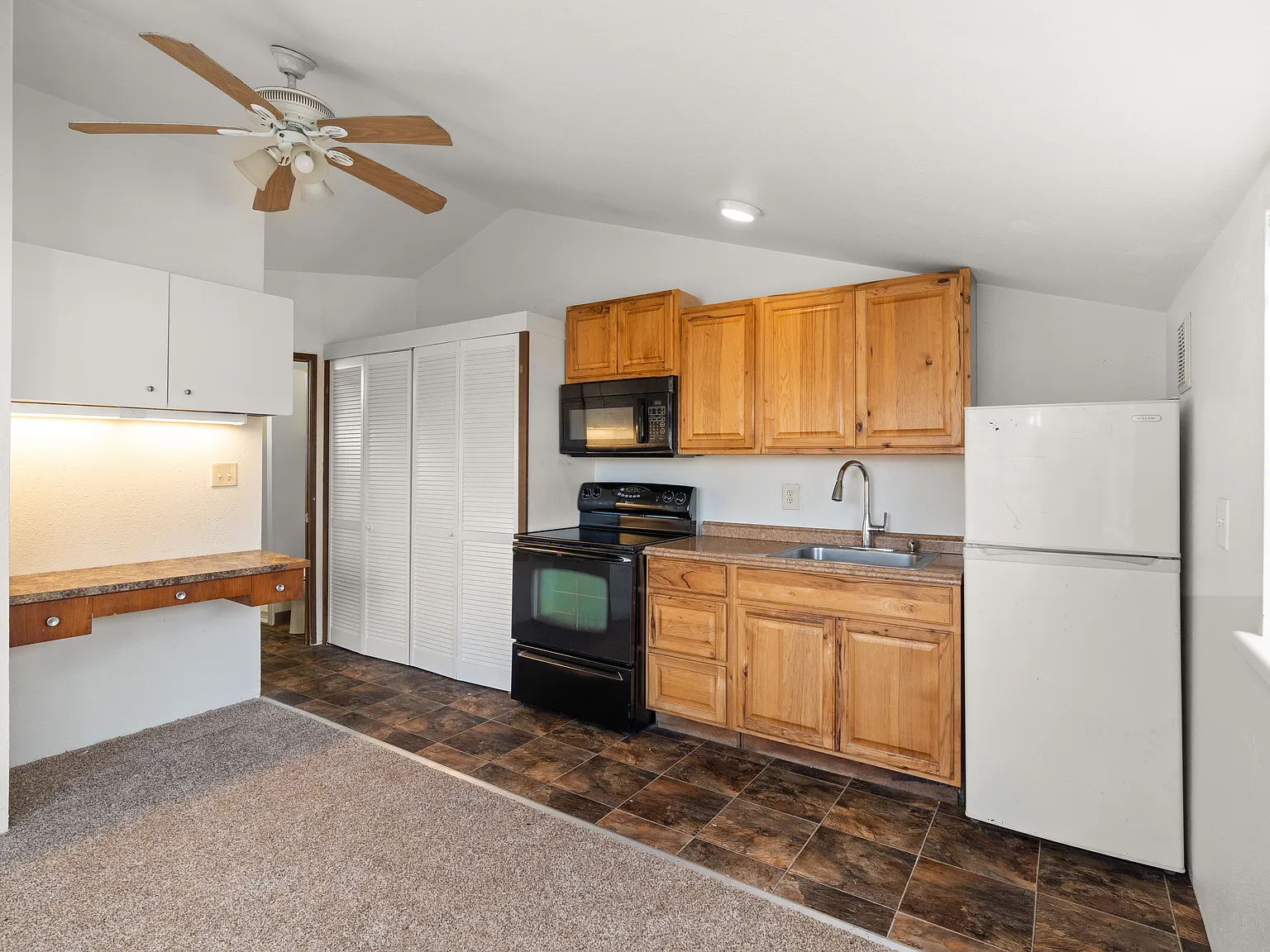 Studio, 450 sqft, $800 — Photo 4