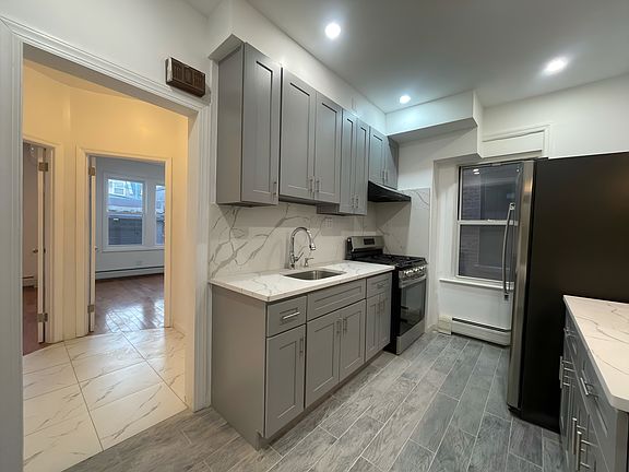2nd image of 3 Henry St #1