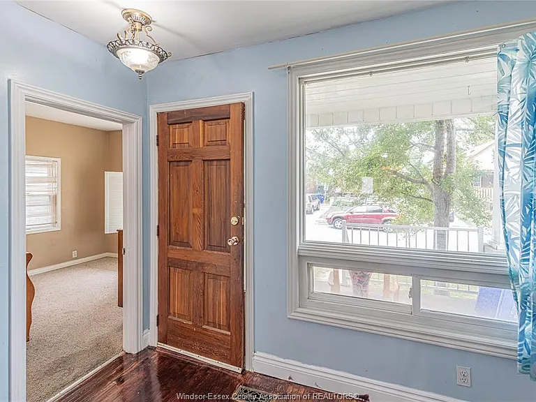 526 Josephine Ave — Photo 7