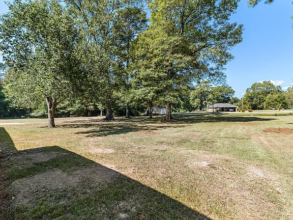4th image of 34 Country Park Cir