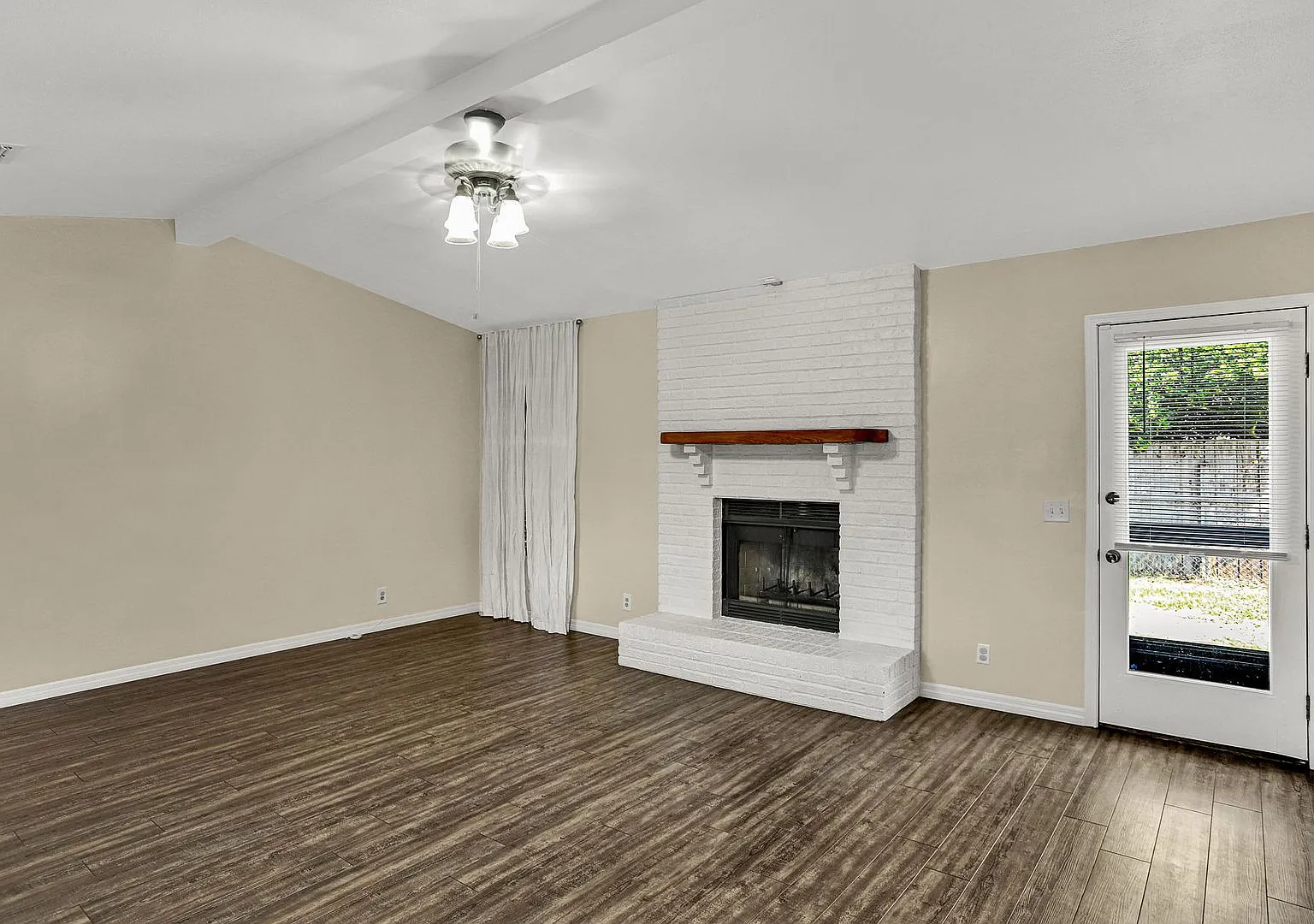 3 bedroom/ 2 bathroom home on the Westside! — Photo 4
