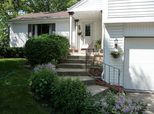 302 Albright Ct, Vernon Hills, IL