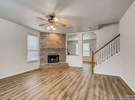 3rd image of 3700 Florence Grv