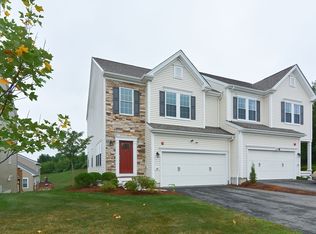 47 Magnolia Dr #47, Hopkinton, MA 01748