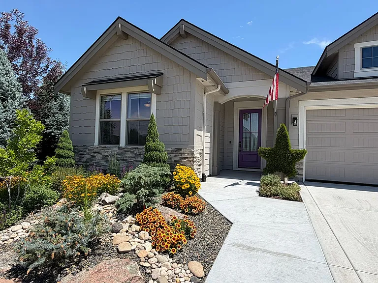 1432 N Glen Aspen Ave — Photo 1