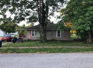 206 W Park St, Benton, IL 62812