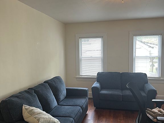 4th image of 113 N Summit St