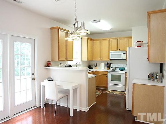 5th image of 223 Kindlewood Dr