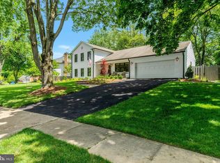 8811 Skokie Ln, Vienna, VA 22182