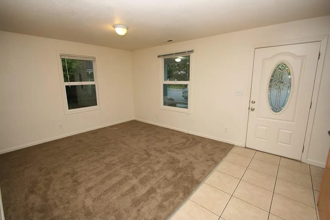 5 bed, 1500 sqft, $9,750 — Photo 3