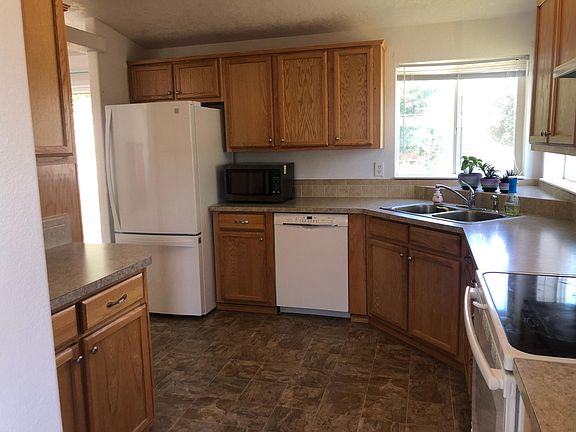 4th image of 106 NW Glenhaven Dr