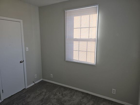 4th image of 1506 W 10th St