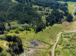 94101 N Way Ln, North Bend, OR
