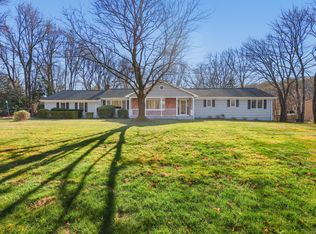 17 Heritage Dr, Trumbull, CT 06611