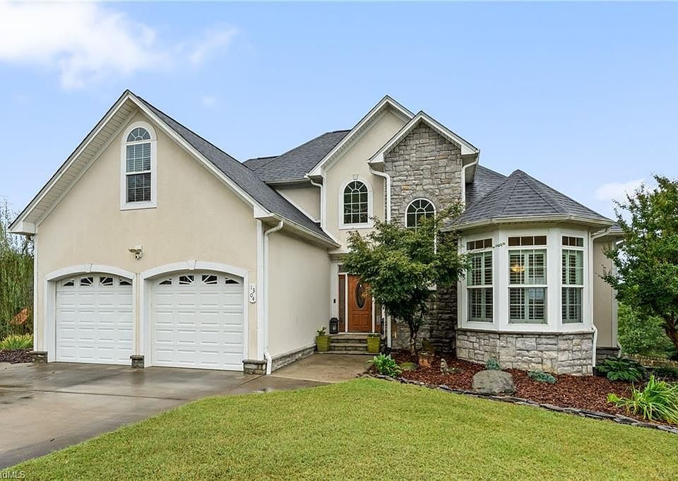 1st image of 1304 Bradford Ln