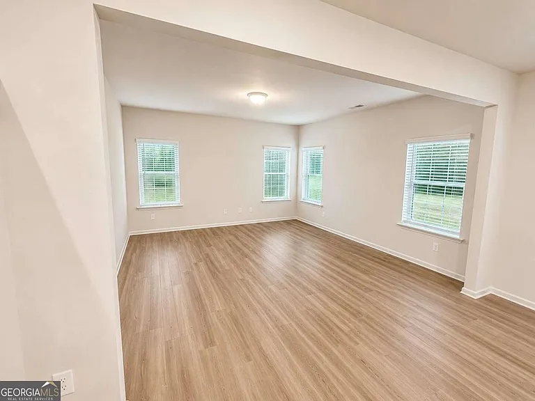 3 Longbrooke Dr SE — Photo 5