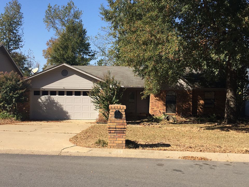 1st image of 147 Rolling Oaks Dr