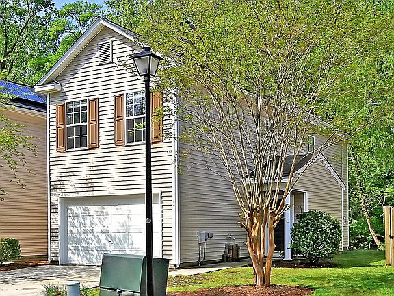 3rd image of 1411 Saratoga Ct
