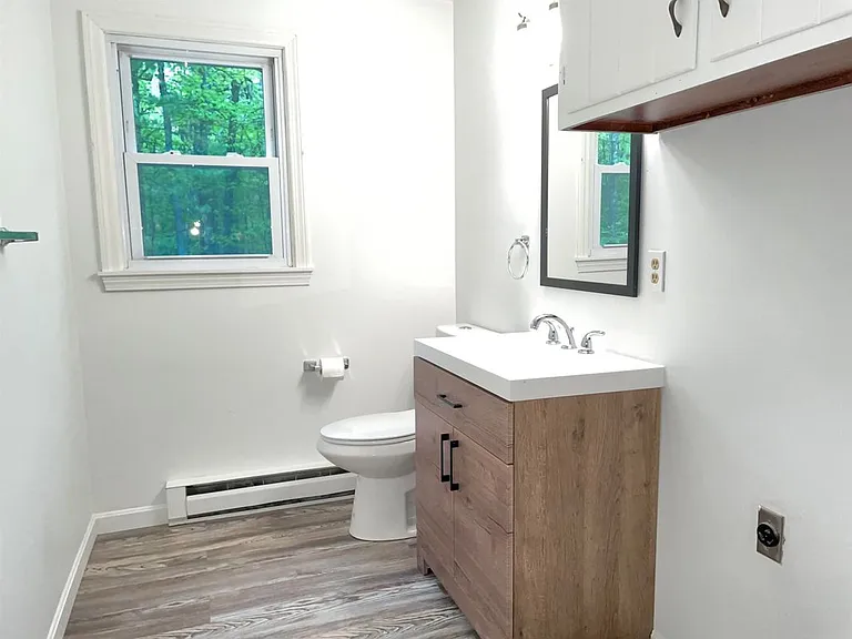 30 Emerald Dr #L — Photo 8
