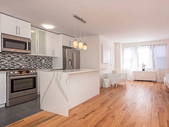 3rd image of 201 E 36th St APT 8F