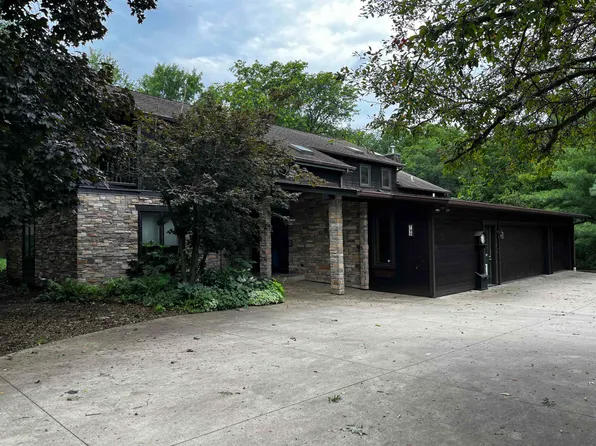 795 Laurel St, Dubuque, IA 52003