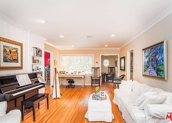 5th image of 4513 Morse Ave