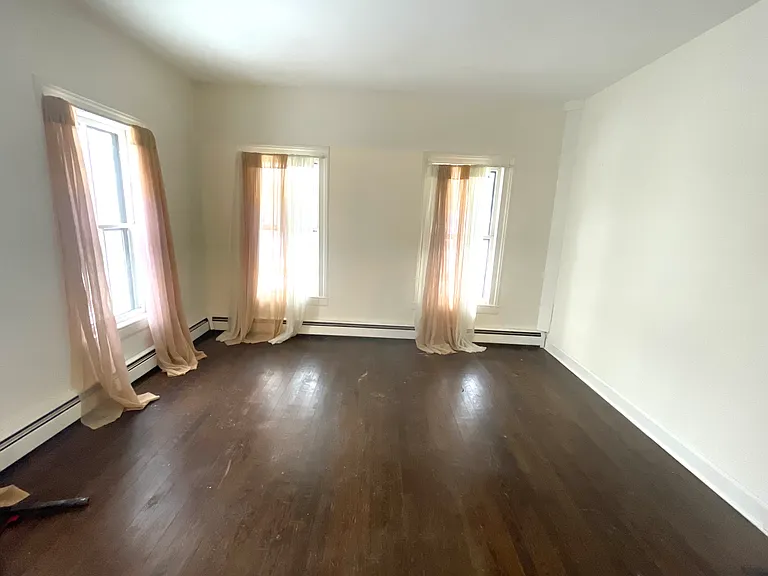 141 West St — Photo 4