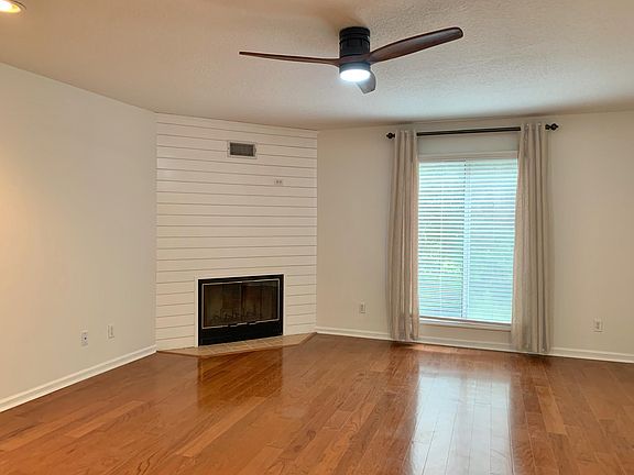 3rd image of 4824 Gulfstream Ct