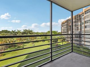 900 Saint Charles Pl APT 420, Hollywood, FL 33026