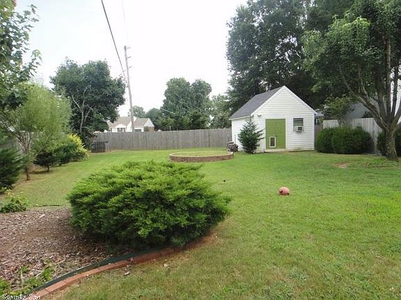 3rd image of 21 White Oak Cir