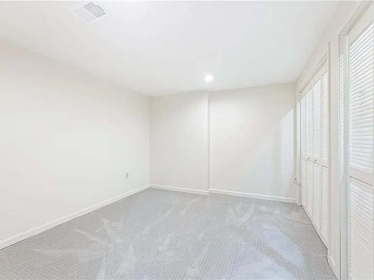 908 Lenox Hill Ct NE — Photo 18