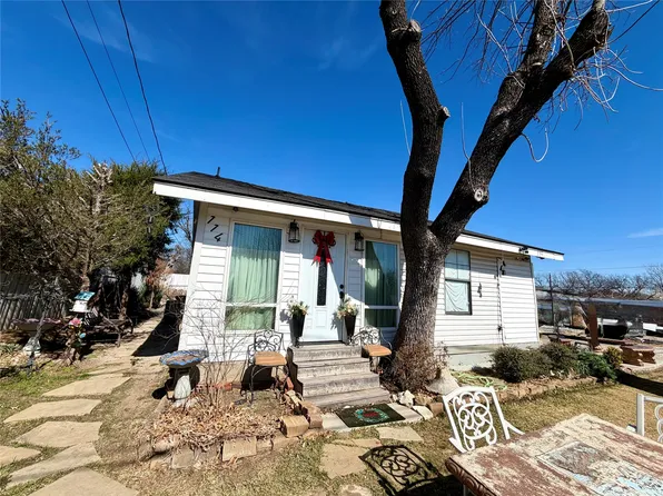 114 Motley St, Grand Prairie, TX 75051