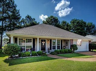 665 Southern Oaks Dr, Florence, MS 39073